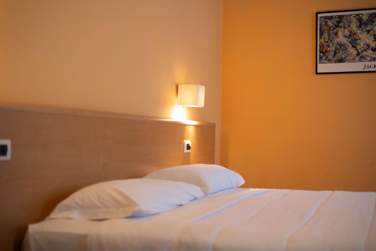 Hotel La Ferte Asti Kültér fotó