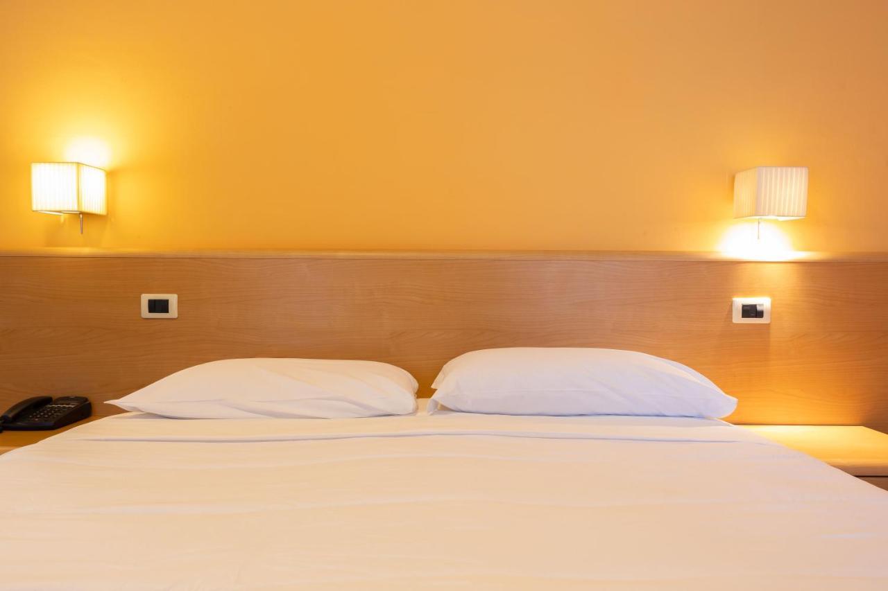 Hotel La Ferte Asti Kültér fotó