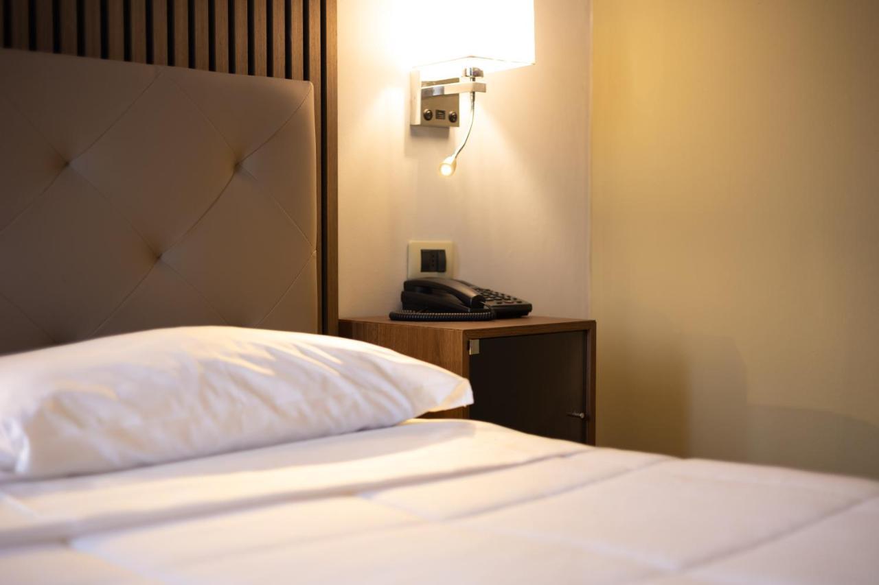 Hotel La Ferte Asti Kültér fotó